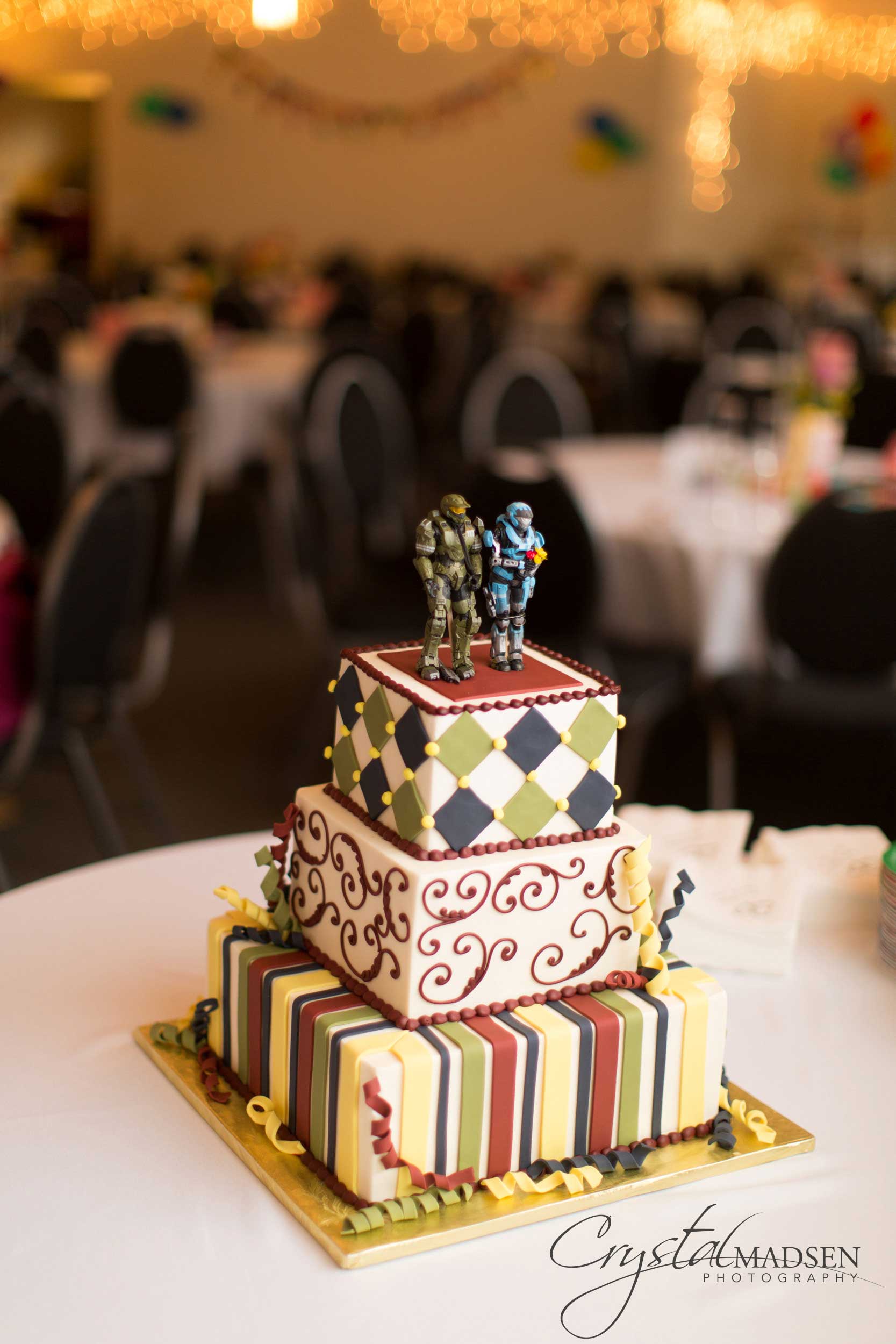 Happy Cake Halo Wedding Cake